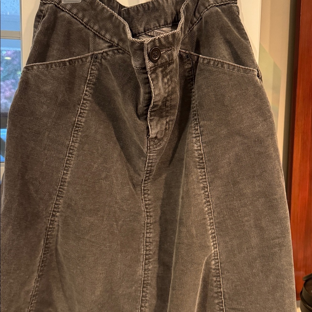 EUC GAP Charcoal Corduroy Skirt